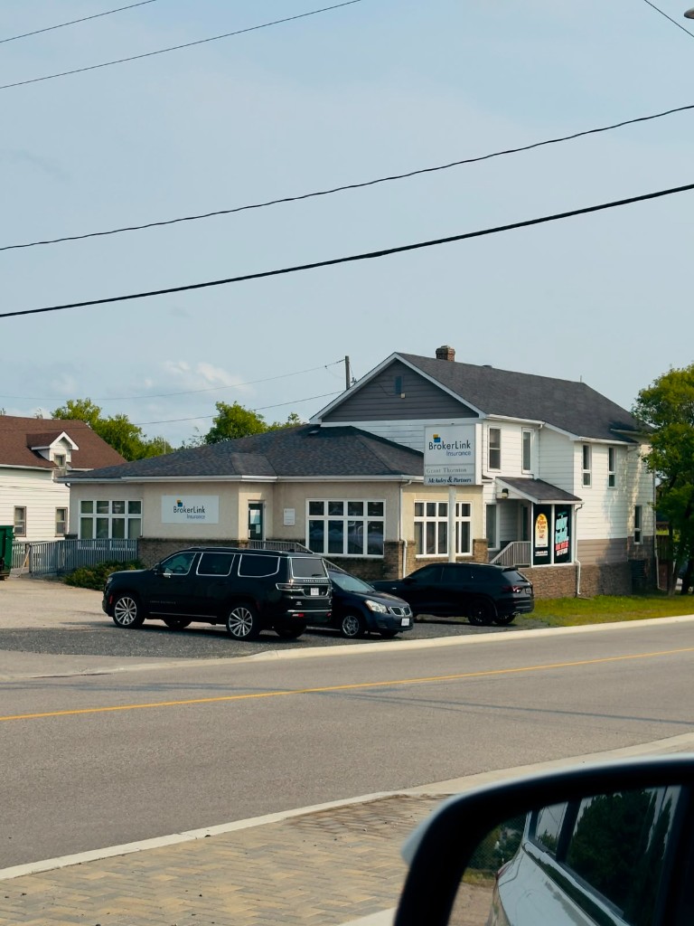 Commercial rental property at 34 Front Street, Sioux Lookout Ontario – multi-tenant office building managed by Northern Lights Ventures